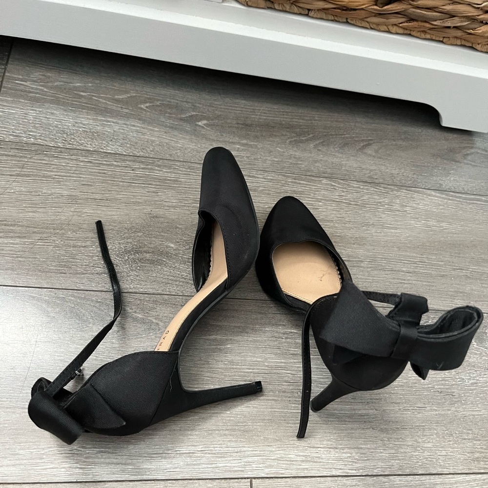 Bow tie Black high heels